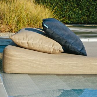 Decorative cushion elise