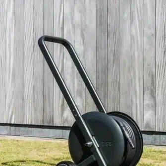 Zee tasman zwart in tuin