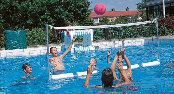 Water volleyball