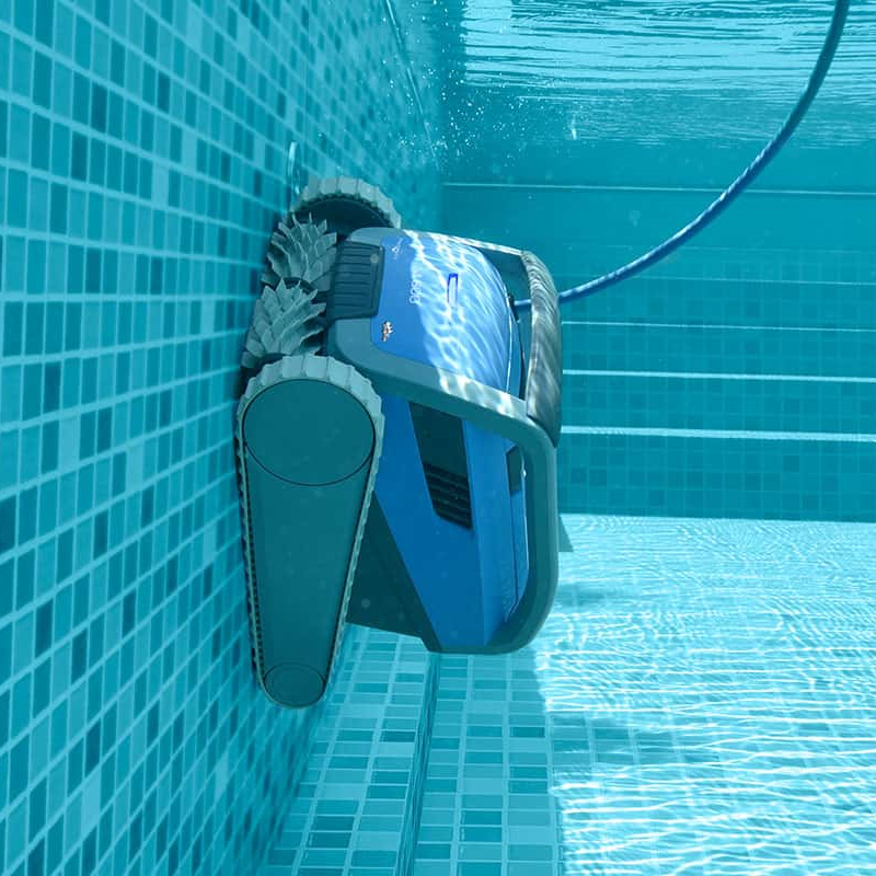 My pool robot does not climb the wall, how do I solve this. All hints.