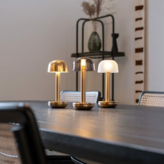 Humble Two Gold geräucherte Tischlampe Atmosphäre 02