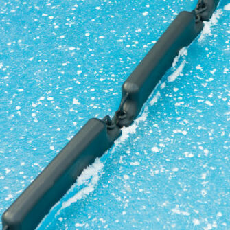 Bouée flottante piscine protection hivernale dans la glace