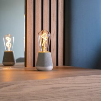 Humble one soft mint tafellamp sfeer 02