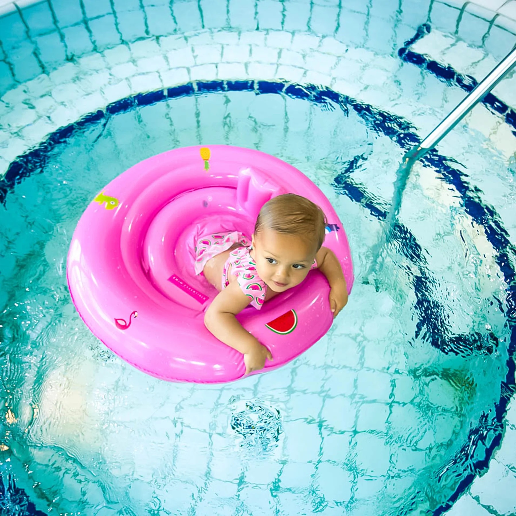 Piscine bébé Estivale avec 300 balles