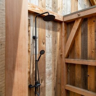 Douche extérieure