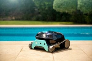 New wireless Dolphin pool robots