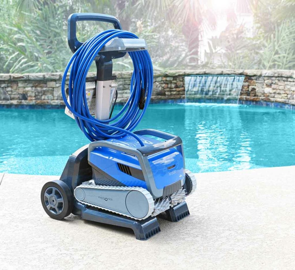 Advantages of a dolphin swimming pool robot